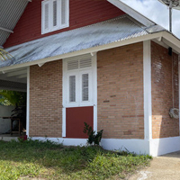 VELASCO GUYANE : Travaux de toiture et façade en Guyane - nettoyage, étanchéité et peinture hydrofuge toiture tôle, bac acier, tuile. Ravalement peinture façade. Nettoyage extérieurs